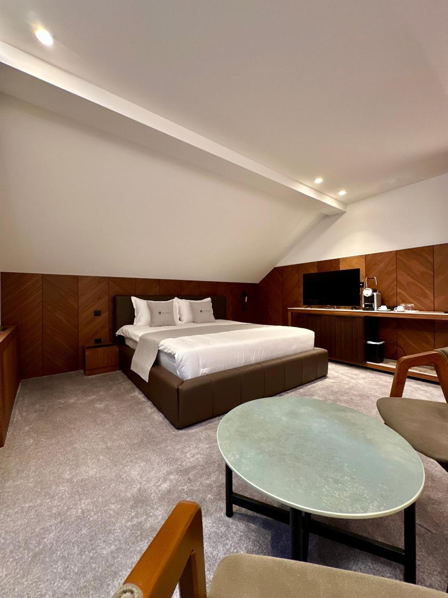Hotel Restaurant & Spa Les Planets Les Rasses Exterior foto